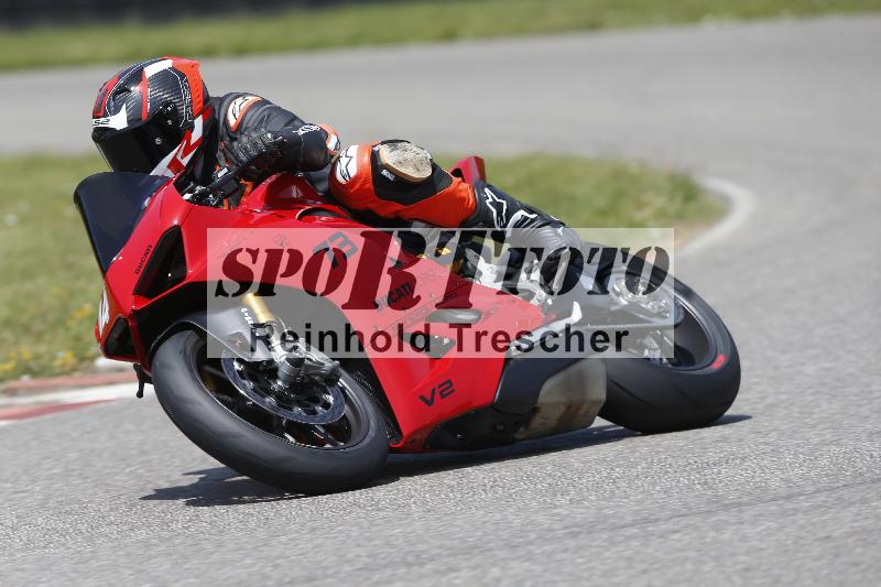 /27 12.06.2025 Ducati Schweiz Trackday Warmup  ADR/gelb-jeaune/14
